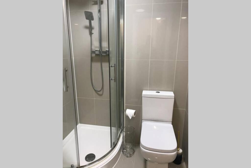 Marie'S Serviced Apartments- 2 Bedroom City Stay Bedford Exterior foto