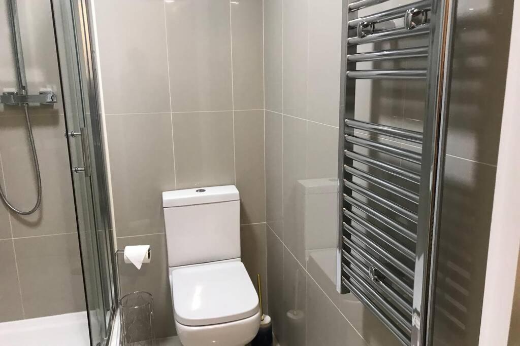 Marie'S Serviced Apartments- 2 Bedroom City Stay Bedford Exterior foto